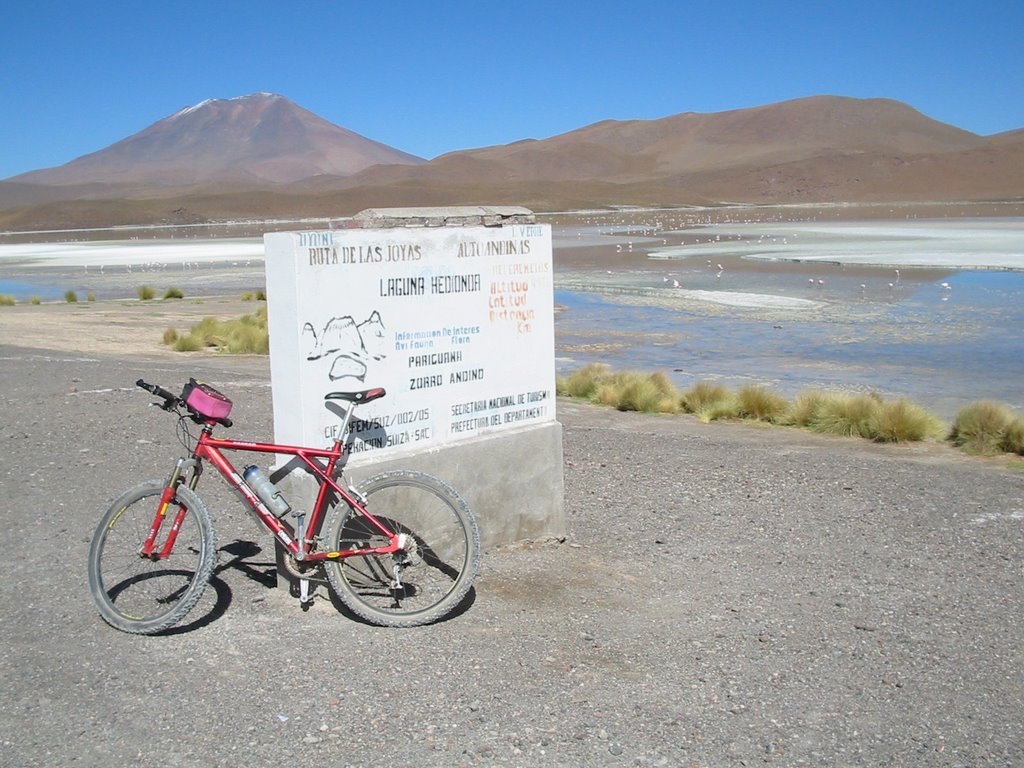 Laguna Hedionda by Alain VILLEVIEILLE