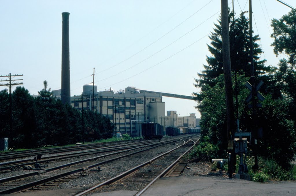 Hershey Candy Factory and Conrail Mainline Tracks at Hershey, PA by Scotch Canadian