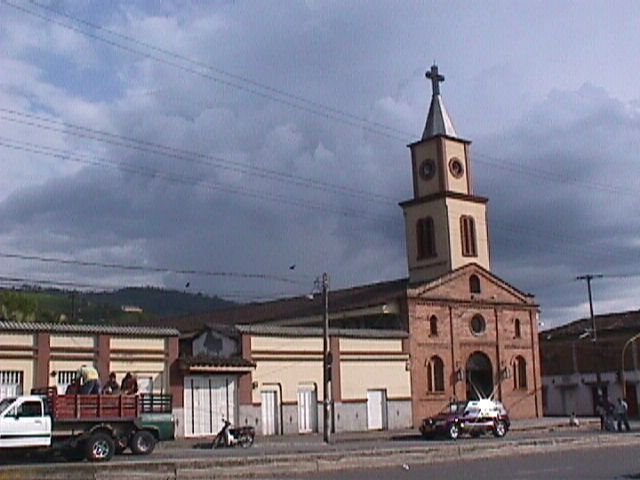 Iglesia Santa Teresita otro ángulo by Pablo Andrés Naranjo…