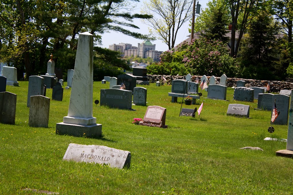 Old Burying Yard, Kittery, Maine. by MementoMori