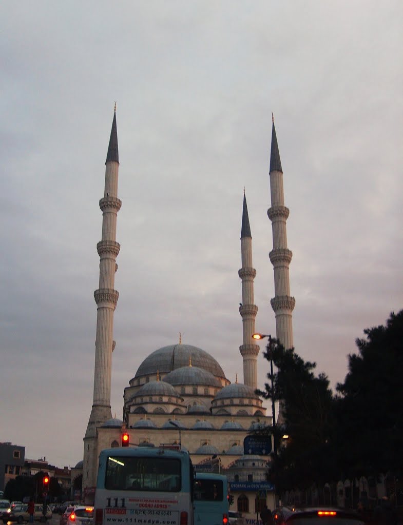 Maltepe, Feyzullah, Merkez Camii 1 by Kasım OKTAY