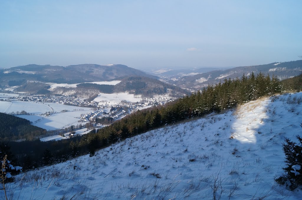 Blick hinab nach Elleringhausen. by Almöhi