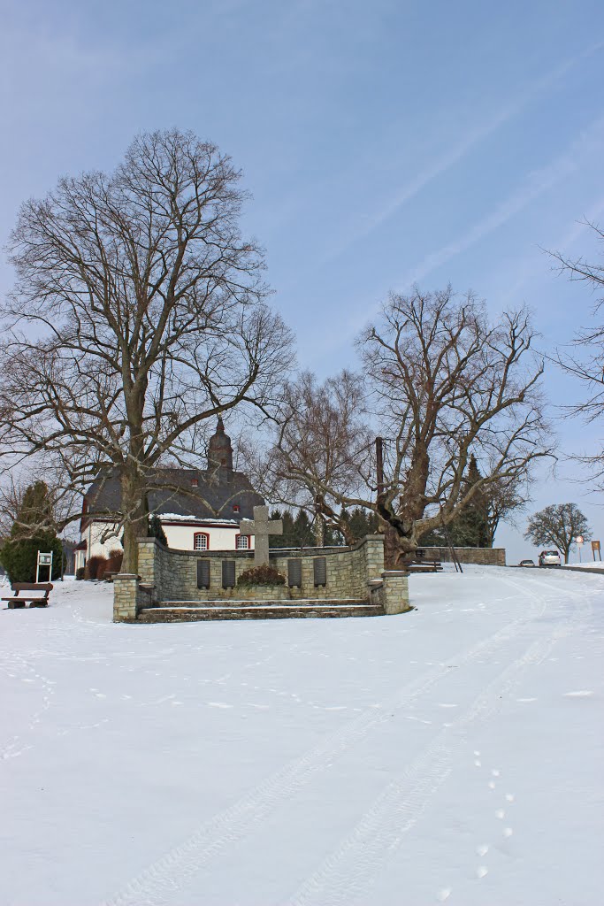 KE - Kirche Reinborn mit Ehrenmal und 1000-jähriger Linde by Karl Eggenmüller-Panoramio, the only way for 