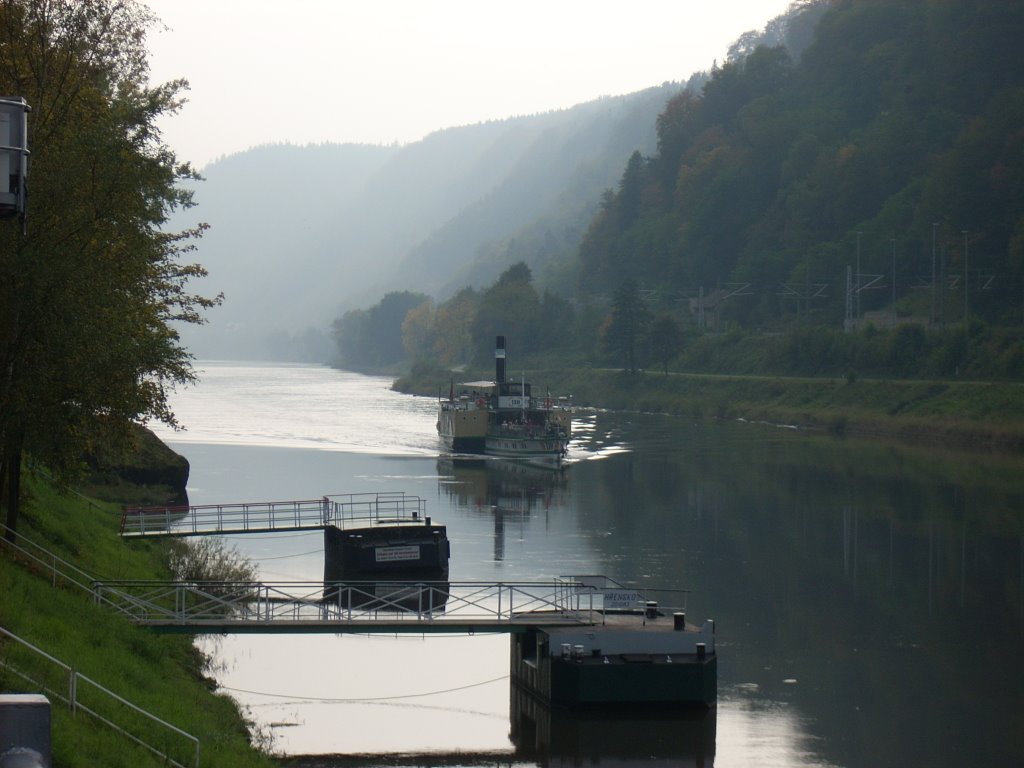 Die Elbe (Labe) bei Hrensko by Uwe Lodyga