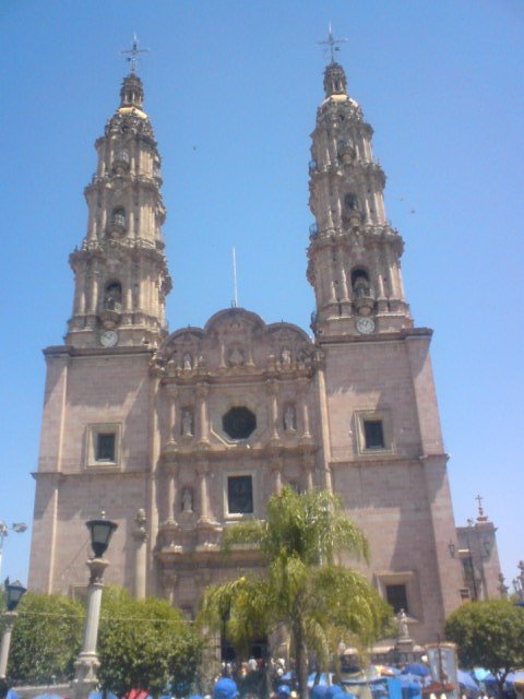 CATEDRAL SAN JUAN DE LOS LAGOS by Hector Javier Mena