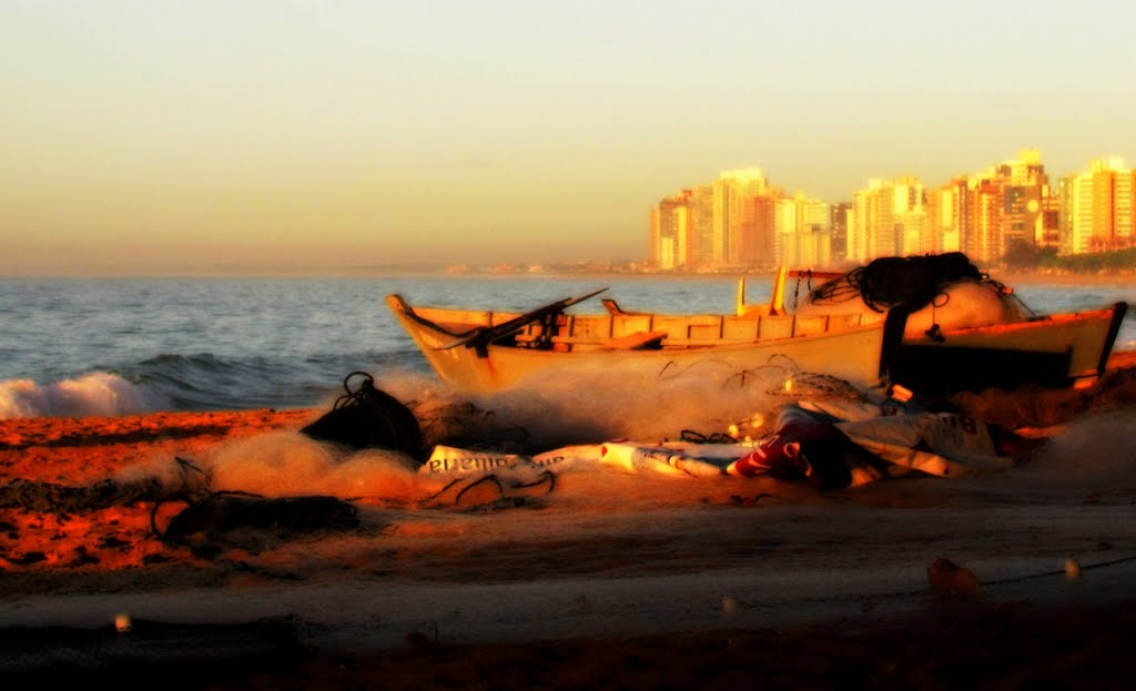 Praia de pescadores - Vila Velha/ES by Gui Torres