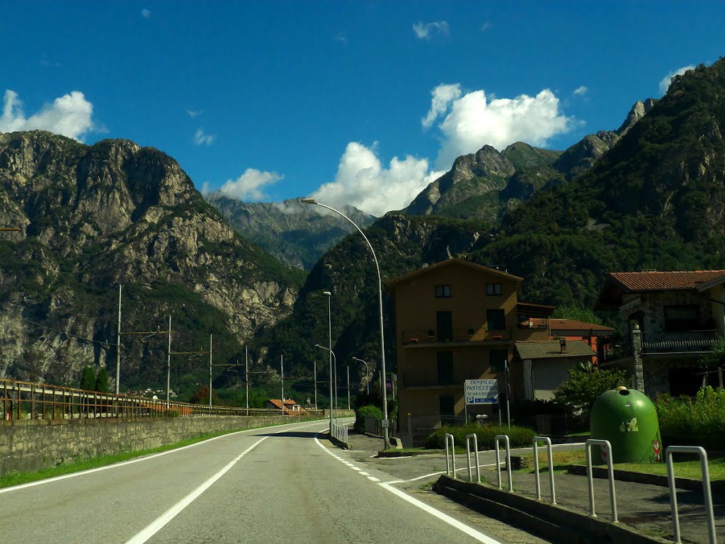 Alpi, vista a SS36, Verceia, Italia, 26-08-2012. by se_bmw