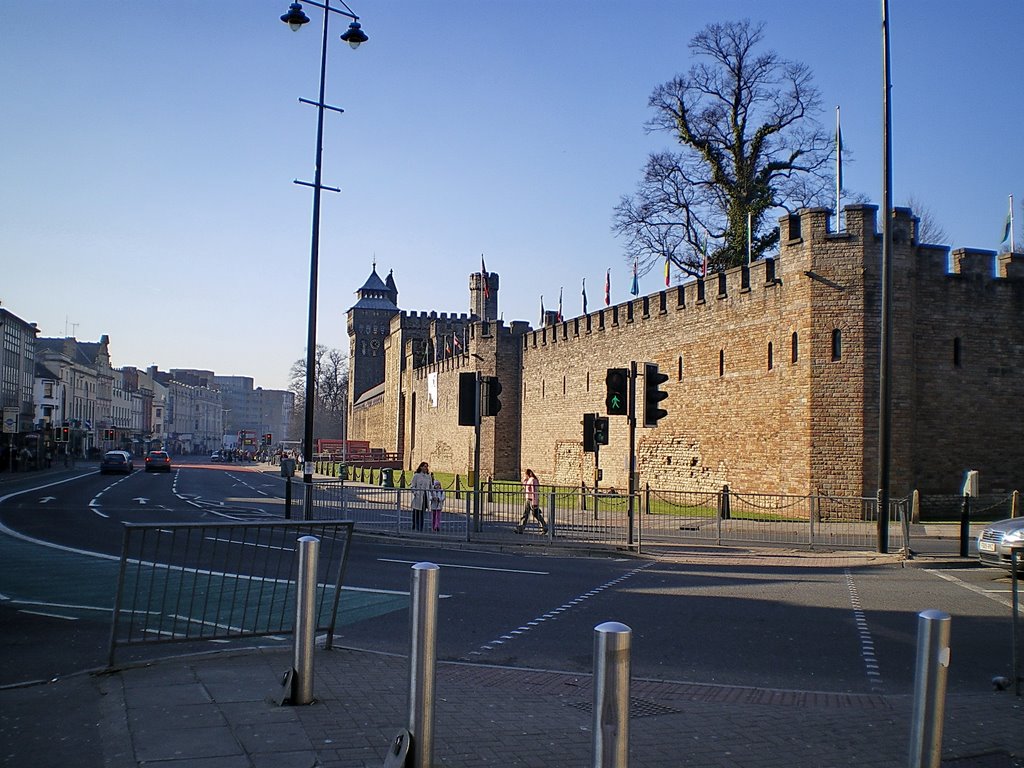 Cardiff Castle looking up Duke st by Gareth.Stadden