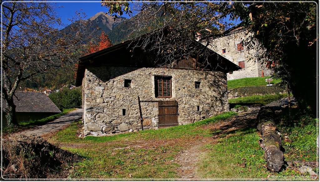 Dorf Tirol - Feldscheune am Weg zum Schloss Auer by mkks34123