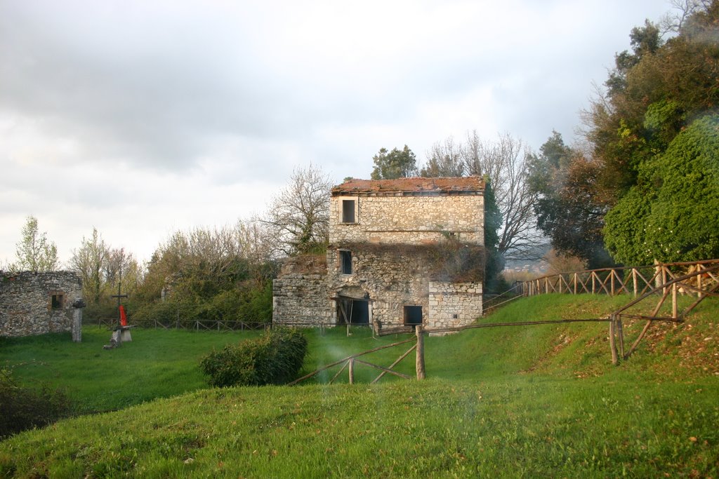 L'ex convento dove viveva il Beato Pascuccio by MarioPez