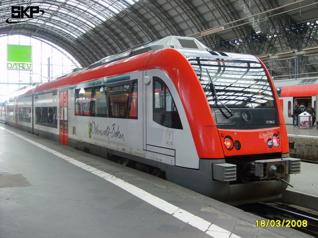 SKP_Frankfurt am Main (Odenwaldbahn im Hauptbahnhof) by Sven Krebs