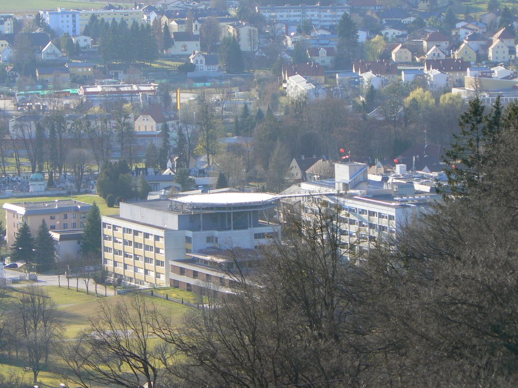 Hubschrauber - Landeplatz am Landes - Krankenhaus by Josef Grohs