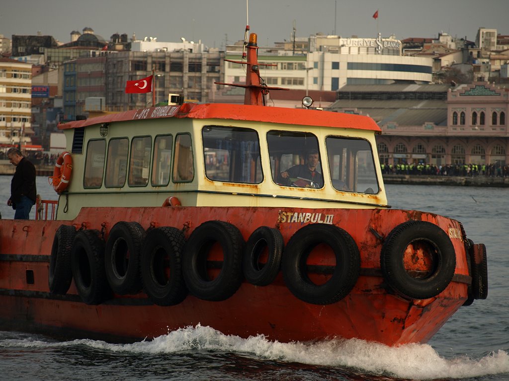 A rusty tug named Istanbul by Vasyan