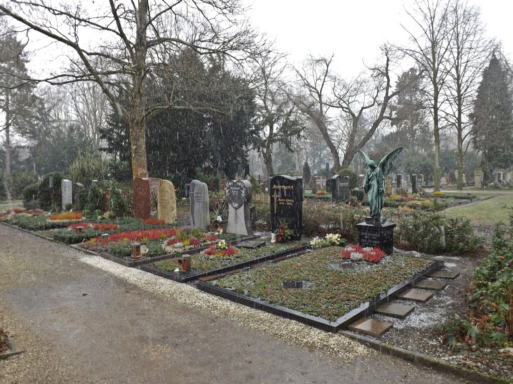 Friedhof Mannheim Neckarau by co-koe