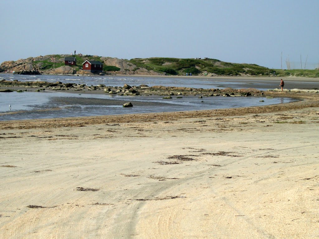 Beach Långa Sand at Grimsholmen and Småris settlement by Tomas K☼h☼ut