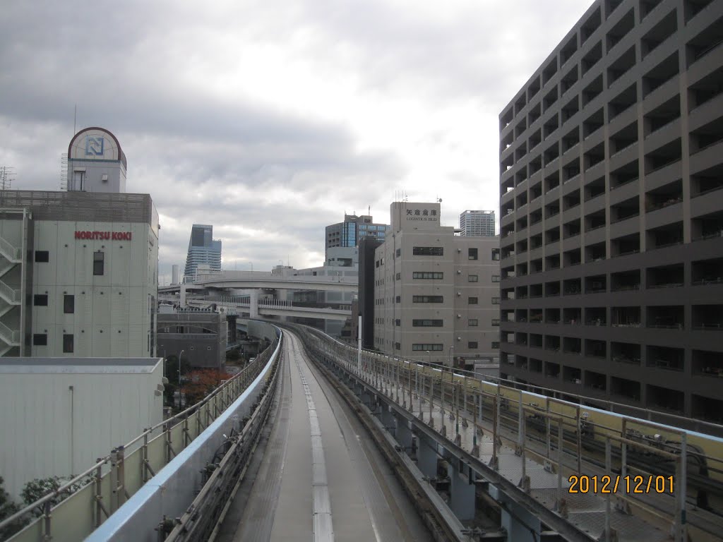 ゆりかもめ（日の出駅～芝浦ふ頭駅間） by Oos (ウース)