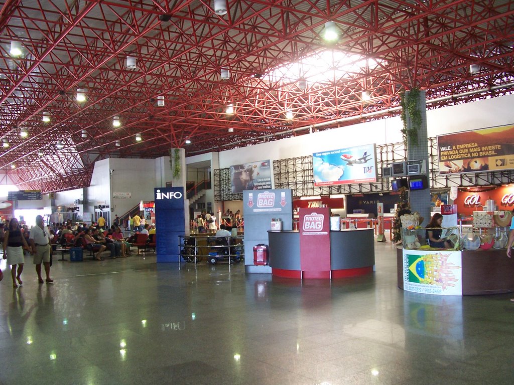 Área interna do Aeroporto Internacional de São Luís. by Antonio Carlos Buriti