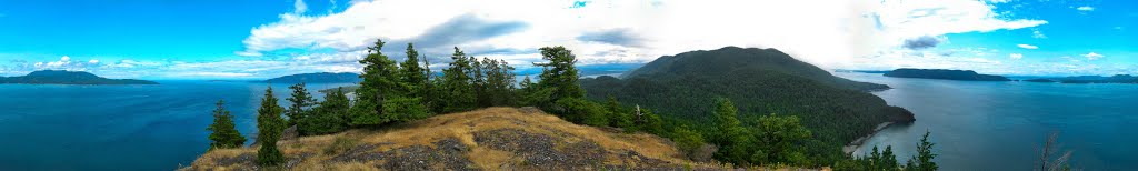 Cypress Island 360 from Eagle Cliff - nwicon.com by NWicon.com