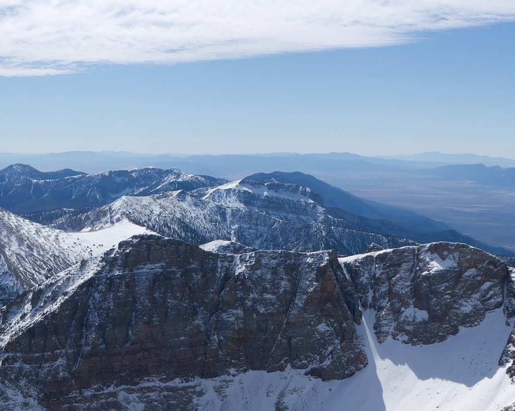 Looking towards Mount Washington, 11611 ft - nwicon.com by NWicon.com