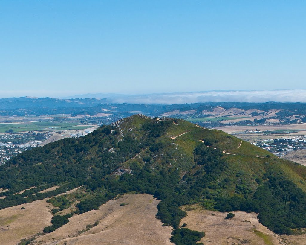 Looking towards Cerro-San-Luis-Obispo- - nwicon.com by NWicon.com