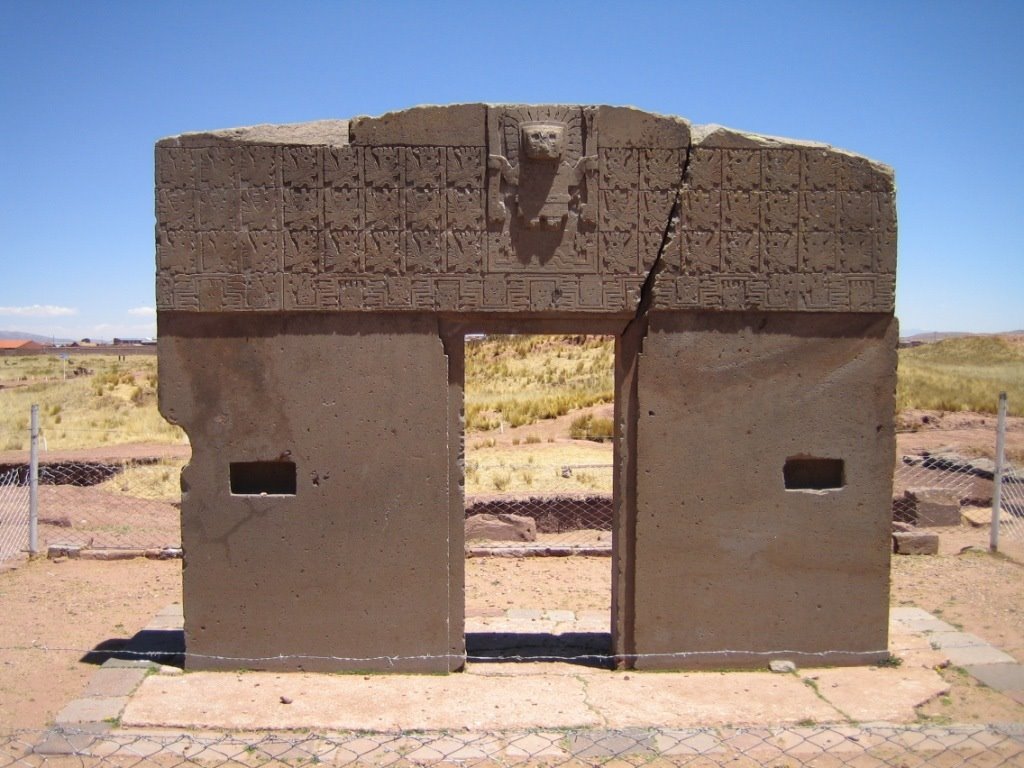 Tiahuanaco-Puerta del Sol by Hugo Eduardo Balcázar Rodal