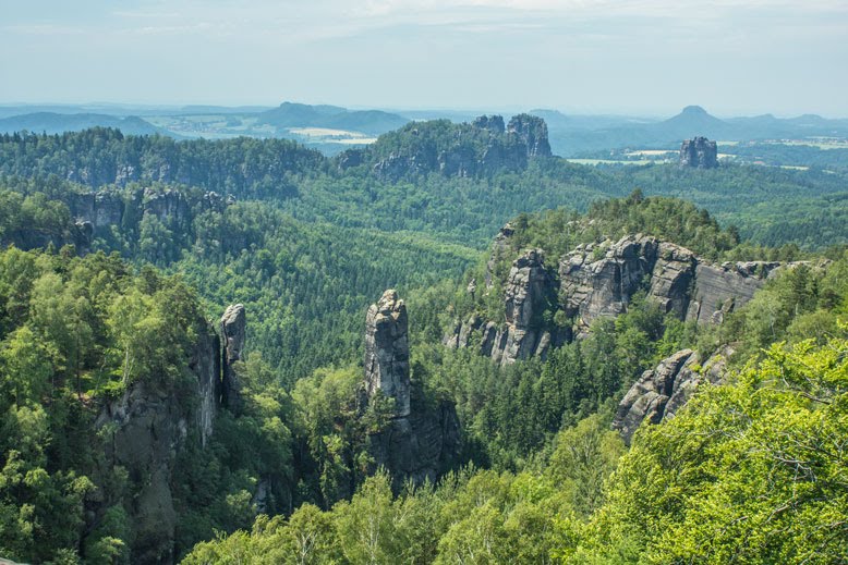 Carolafelsen Richtung Schrammsteine und Falkenstein by joam.tann