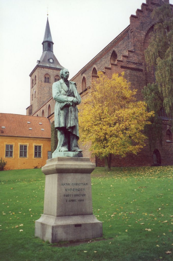 H. C. Andersen-Denkmal an der St. Knuds-Kirche by B.W.