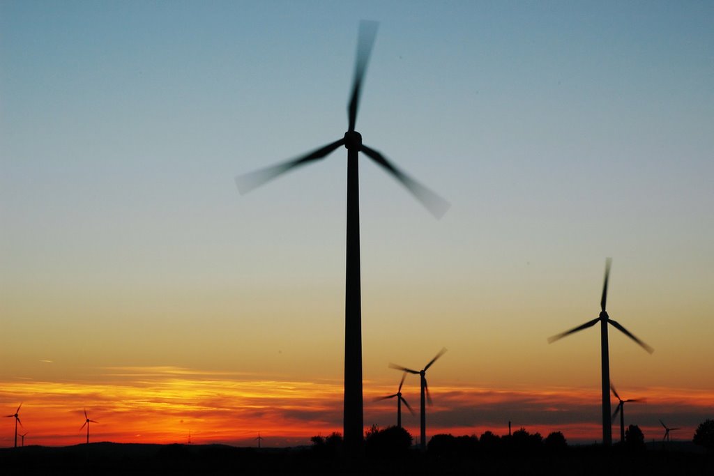 Windräder bei Niederense/Kreis Soest by Jürgen Hanke