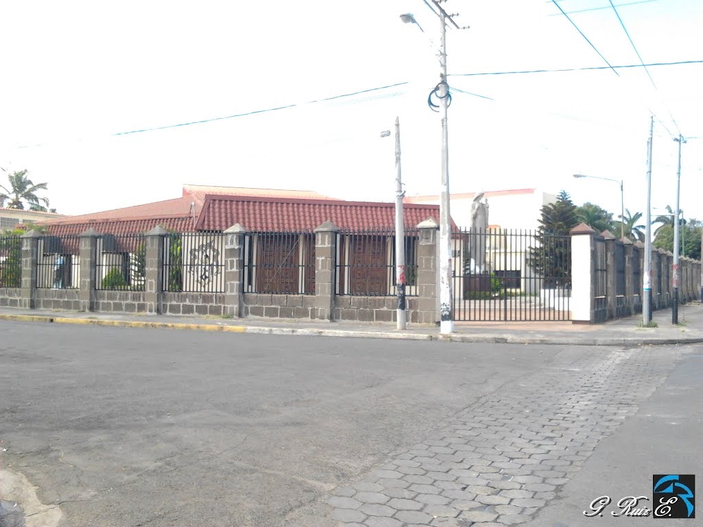 Iglesia El Carmen by German Ruiz E.