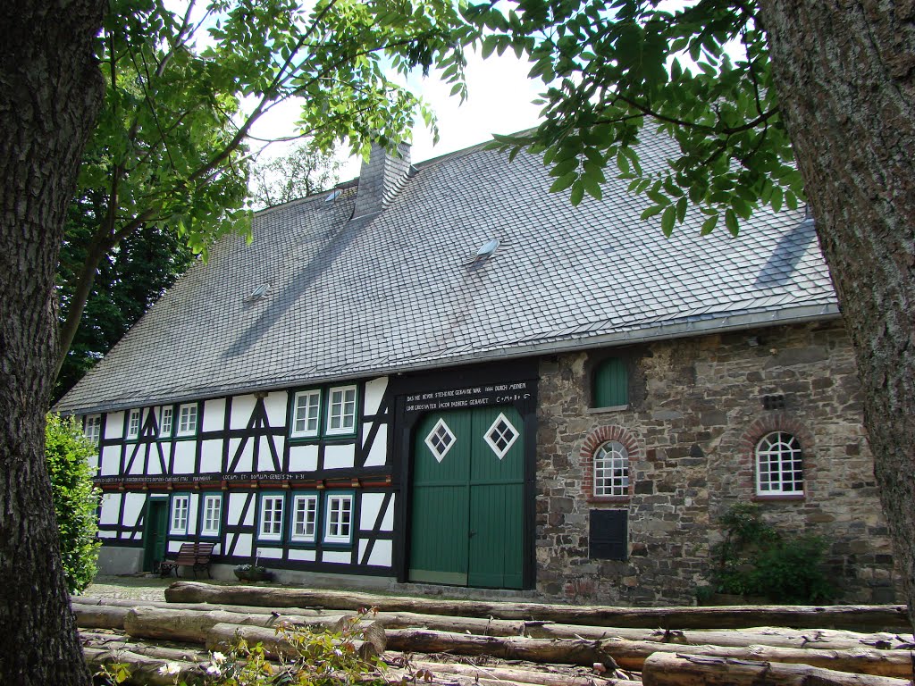 Küstelberg (Erbaut im Jahre 1666.) Juli 2012 by DortmundWestfalica