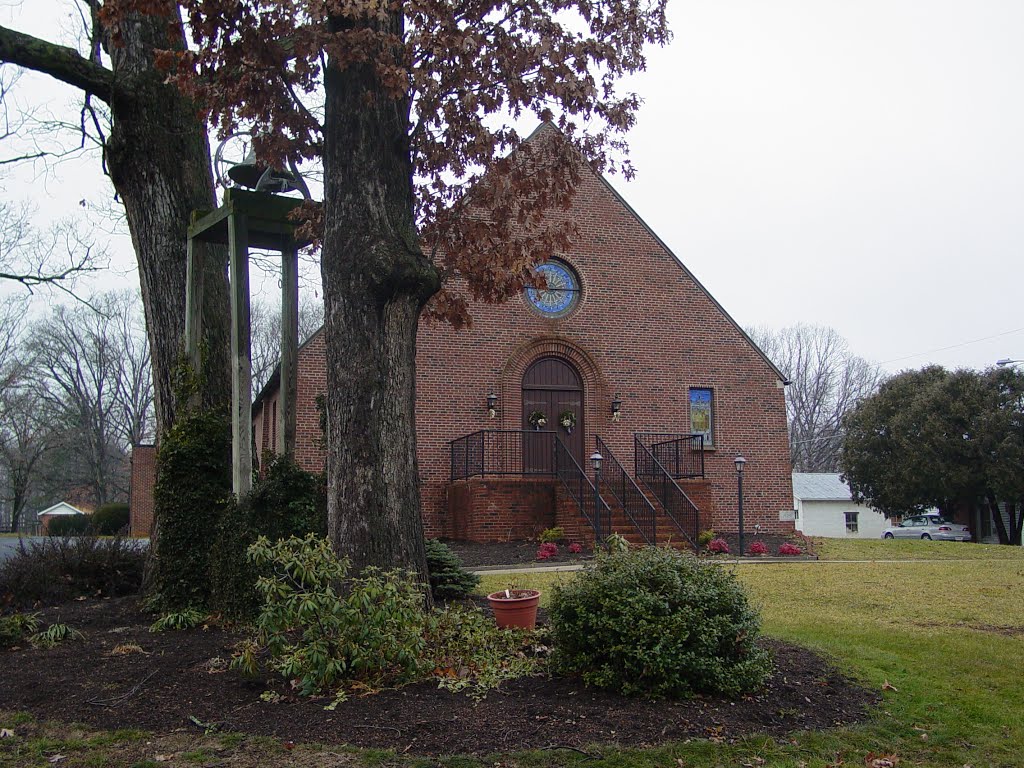 Finley Memorial Presbyterian Church by SchuminWeb