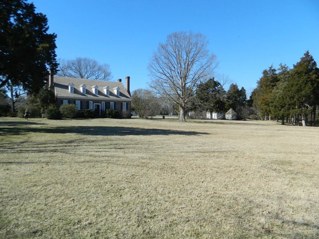 The reproduction house showing what the sort of house that Washington was born in, would have looked like. The original house in which he was actually born burned down a long time ago. by olekinderhook