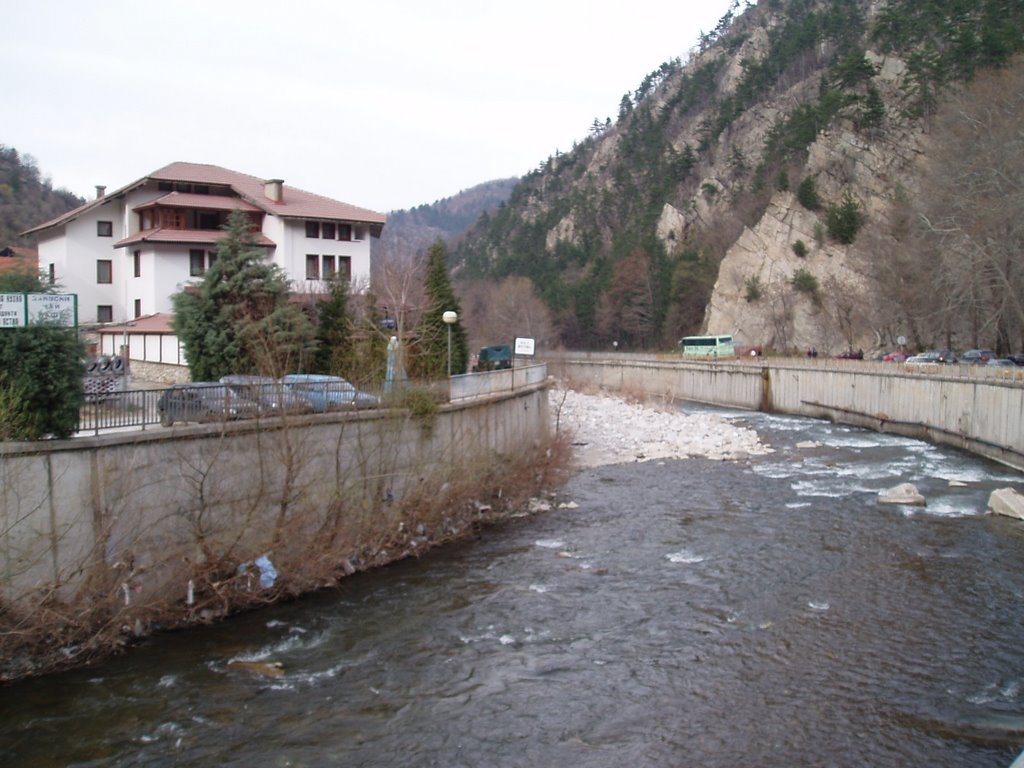 Chaya River near Bachkovo by Velyan Slavkov