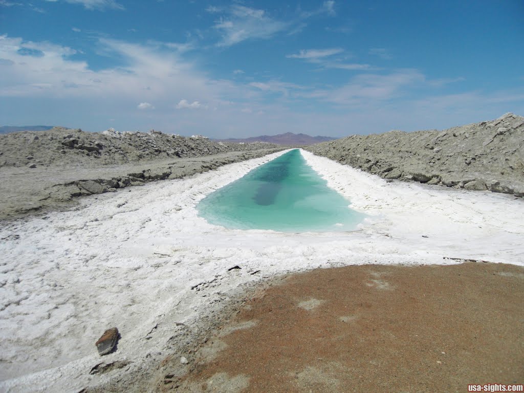 National Chloride Salt Ponds by usa-sights.com