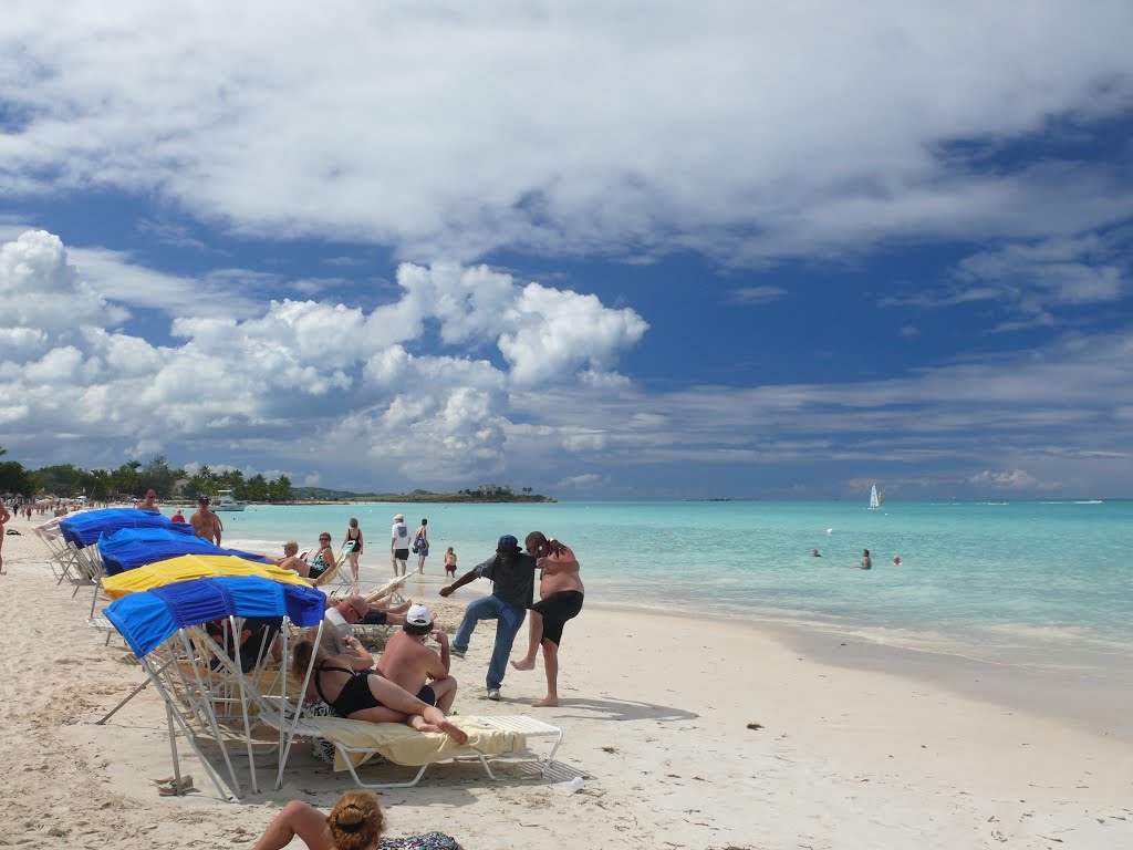 Antigua Beachlife by mathiassw