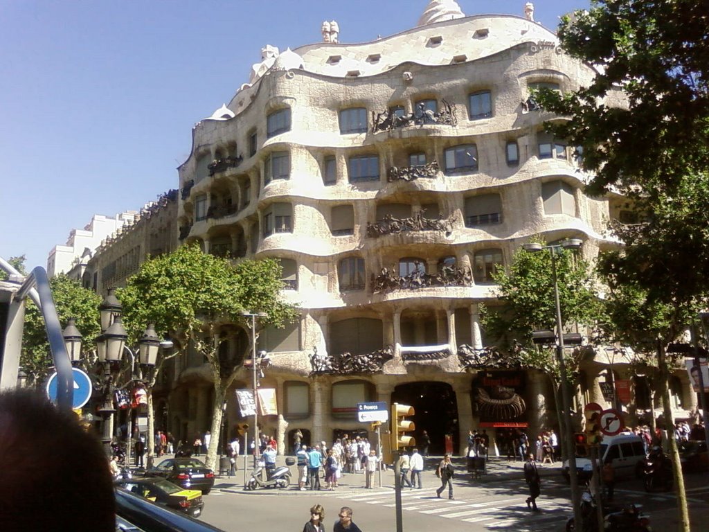 La Pedrera by DRTJones