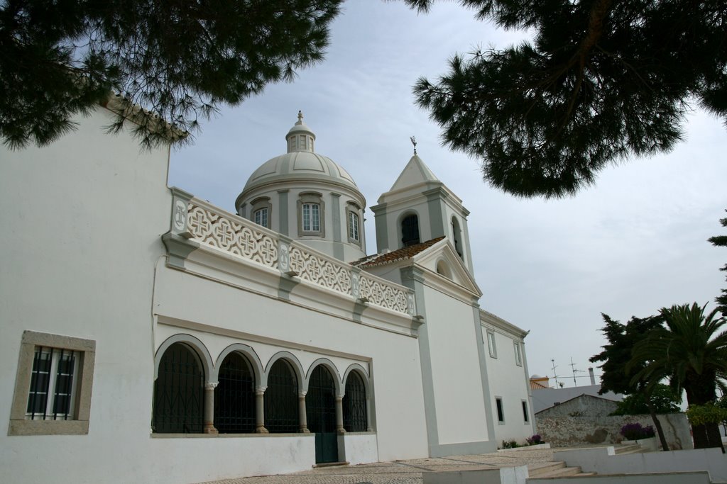 Castro Marim church by Bert Kaufmann