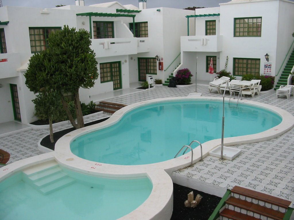 Apartments Zafiros, Puerto del Carmen, Lanzarote by vinnyhassell