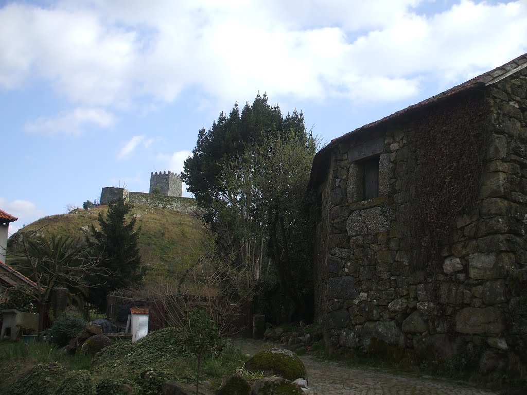 Castelo de Arnoia by José Cunha