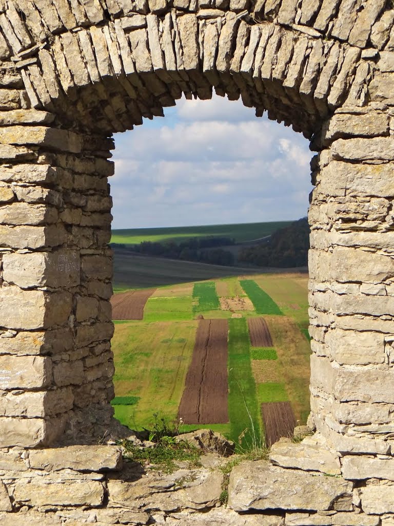 Сатанів - крізь вікна замку, Sataniv - castle, by hranom