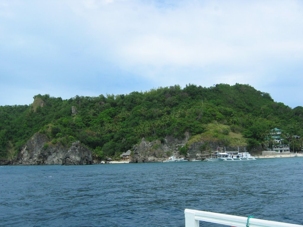 Witchy's Waterfront Trail, Apo Island, Dauin, Negros Oriental, Philippines by Kelly Hong