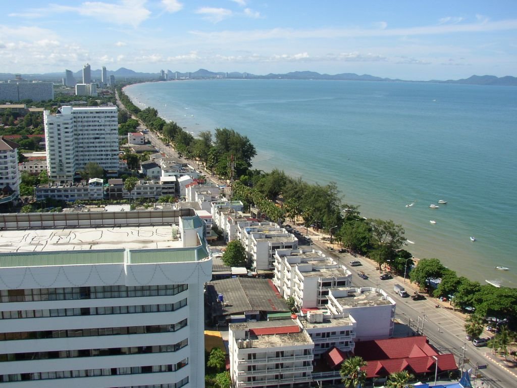 Pattaya Jomtian Beach view to Sattahip by Taveesak Sch.