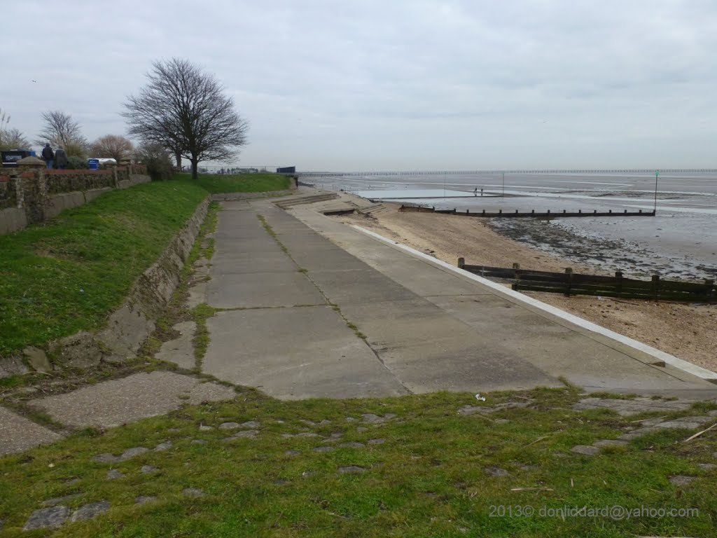 Shoebury east beach by donliddard