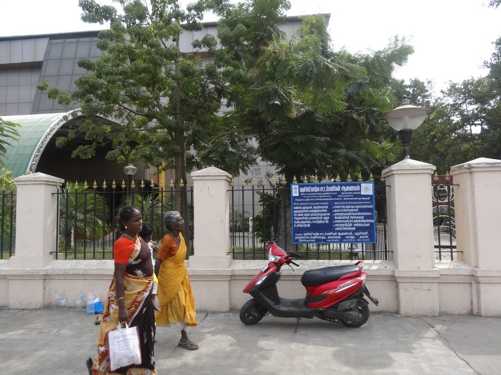 பாண்டிச்சேரி-Pondichéryপান্দিচ্চেরি-പാണ്ടിച്ച്ചേരി పాండిచేరి-पांडिचेरी چیریپانڈی પોંડિચેરી ପାଂଦୀଚେରୀ ਪਾਂਡੀਚੇਰੀ පාන්ඩිචෙරි πάνδηΧέρι ПаандиЧери 朋迪榭里 ポンディシェリー 퐁디 셰리ပာန္ဒိဆေရိPondichery- 2578069.JPG by dhanasekarangm