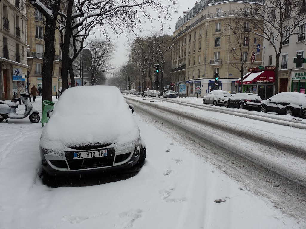 La magnifique Avenue Philippe Auguste sous la neige - Ile de France - PARIS 11EME - FRANCE by Senlis