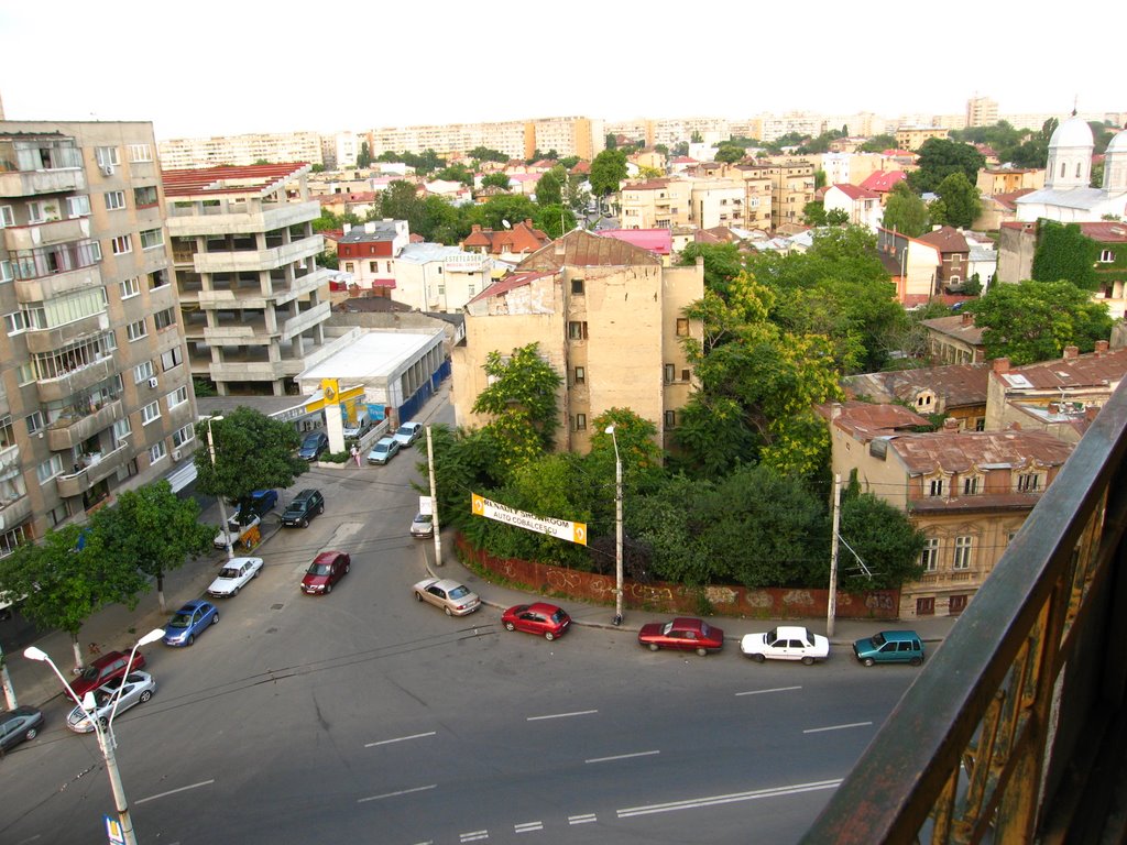 Traian str / Calusei str by Radu Bucuta