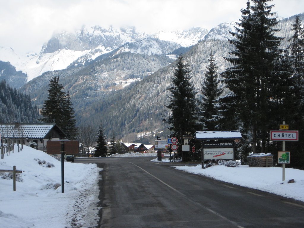 Châtel city limit by Stefan den Dulk