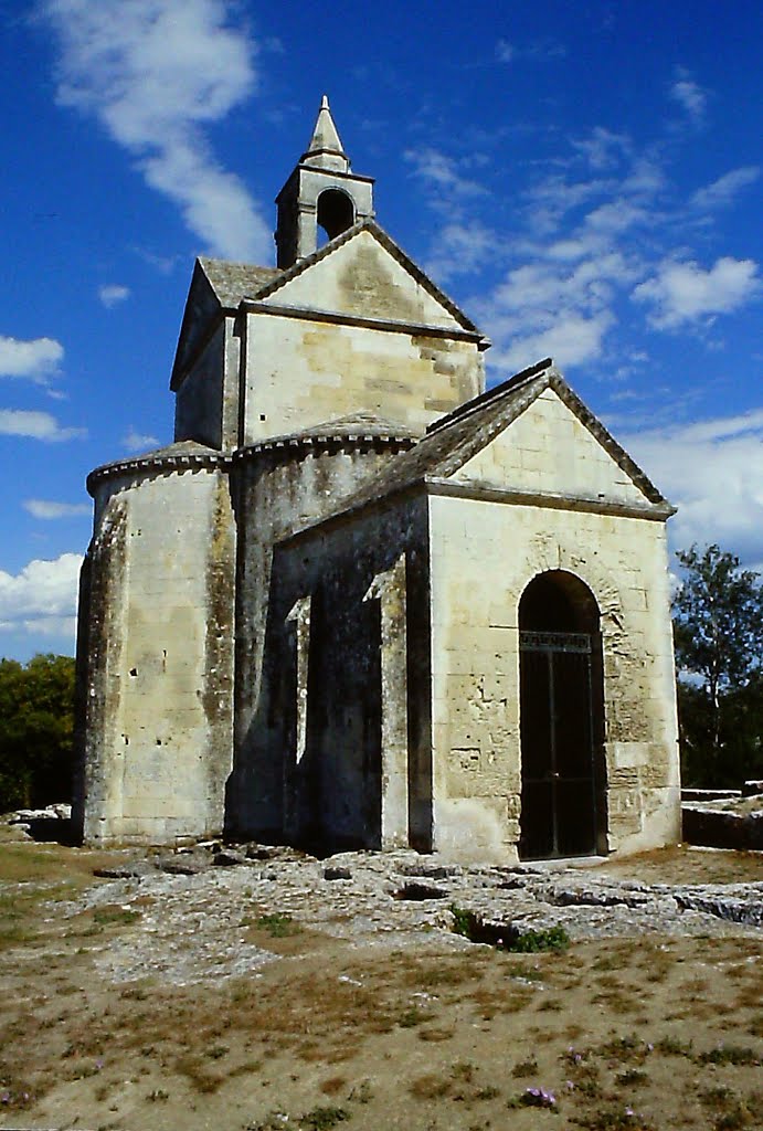 Montmajour - Chapelle Sainte-Croix by Antoine Garnier