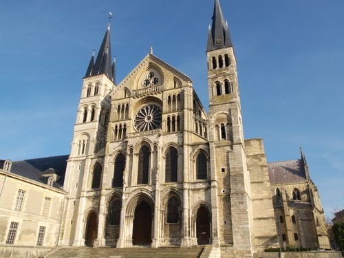 Reims, Basilique Saint-Remi (s. XI-XII) by Alexandre Álvarez