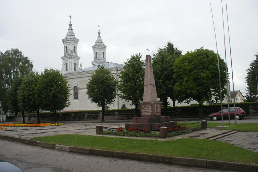 Kalvarijos Švč. Mergelės Marijos Vardo bažnyčia ir Laisvės paminklas Kalvarijoje by Arturas Klaipeda